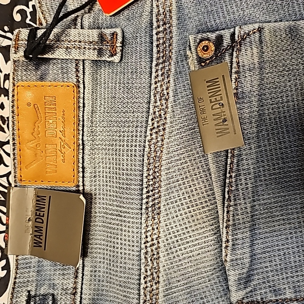 Was denim men's jeans size 33/34. Brand new!